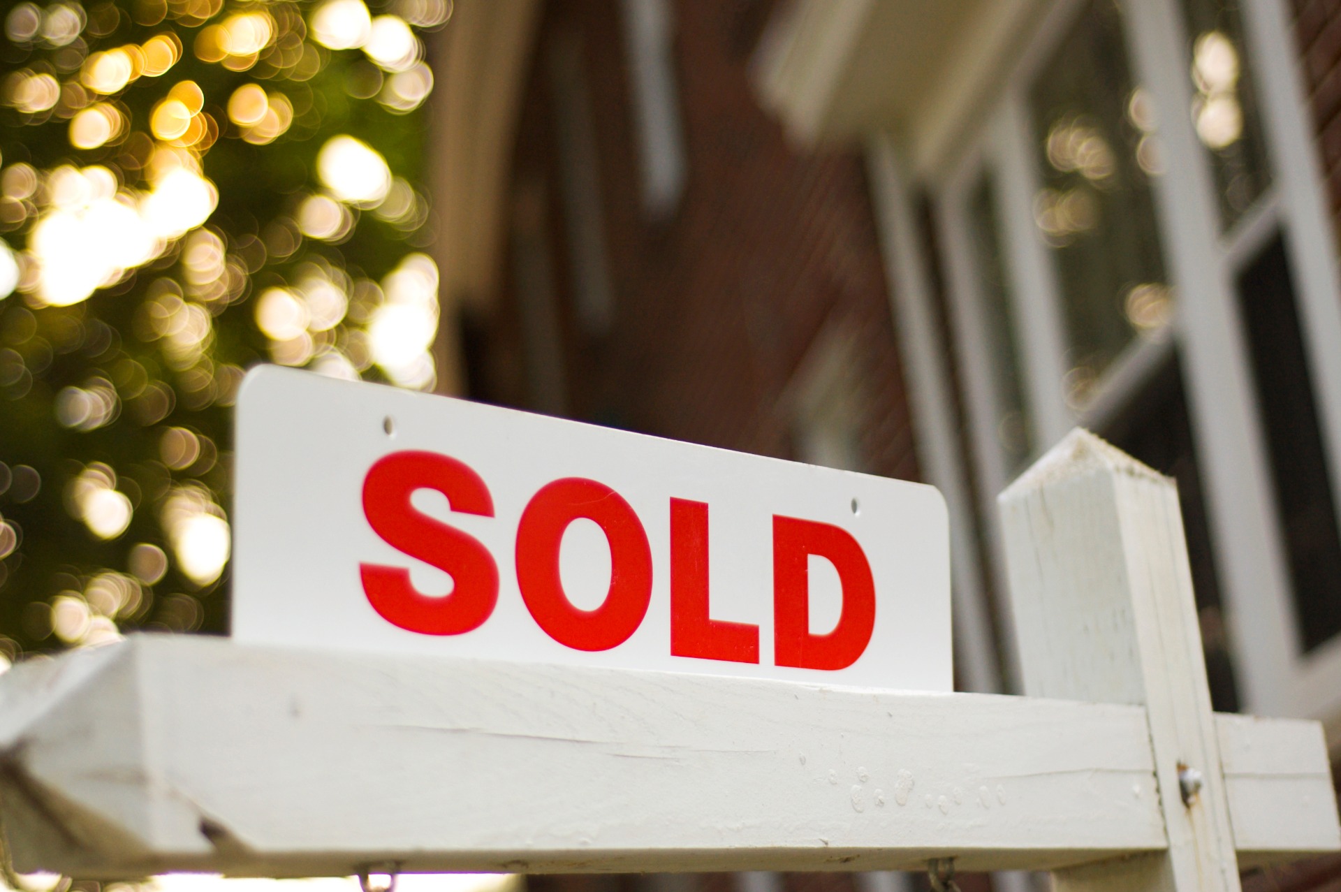 Buyer Value Option (BVO) program for corporate relocation